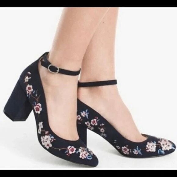 ✨HP✨White House Navy Market Floral Embroidered Suede Chunky Ankle Sz 8 Heels✨ - Picture 1 of 8